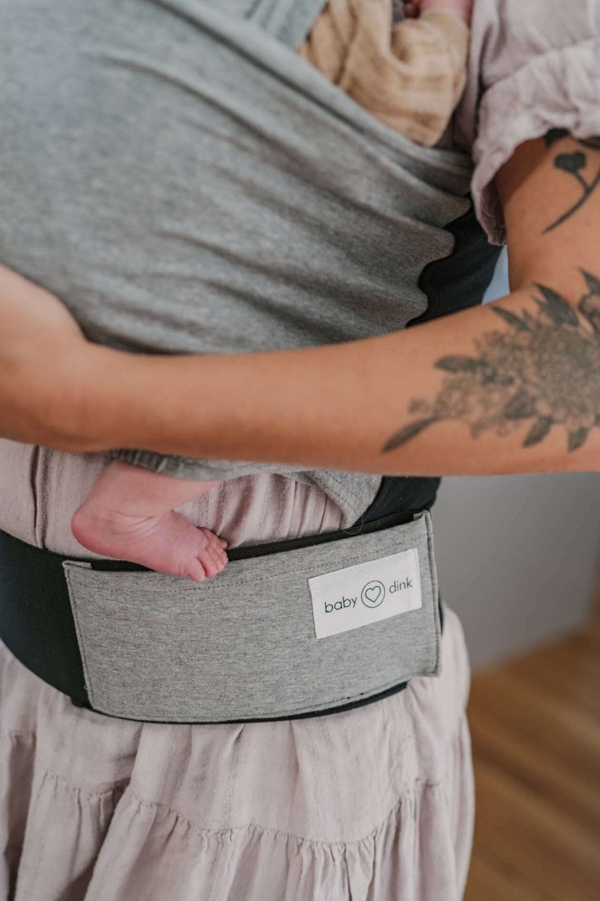 Babydink baby carrier with pocket - Grey Marle